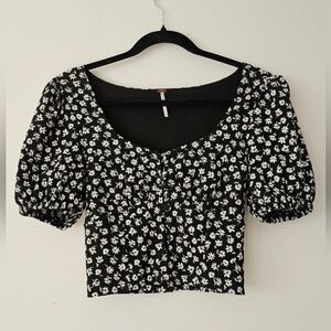 Free People Daisy Chain Floral Black & White Crop Top Sz XS Buttons